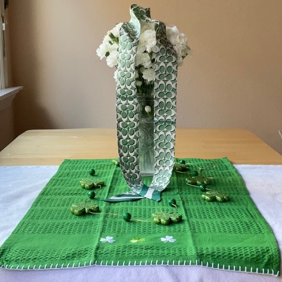 ππ§£COACH SIGNATURE PRINT SKINNY SCARF ππ§£ - Picture 2 of 16